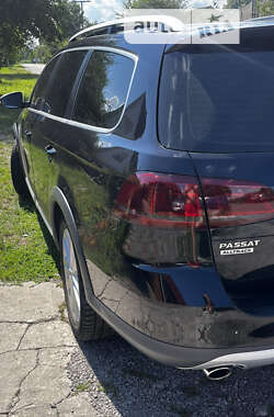 Универсал Volkswagen Passat Alltrack 2012 в 