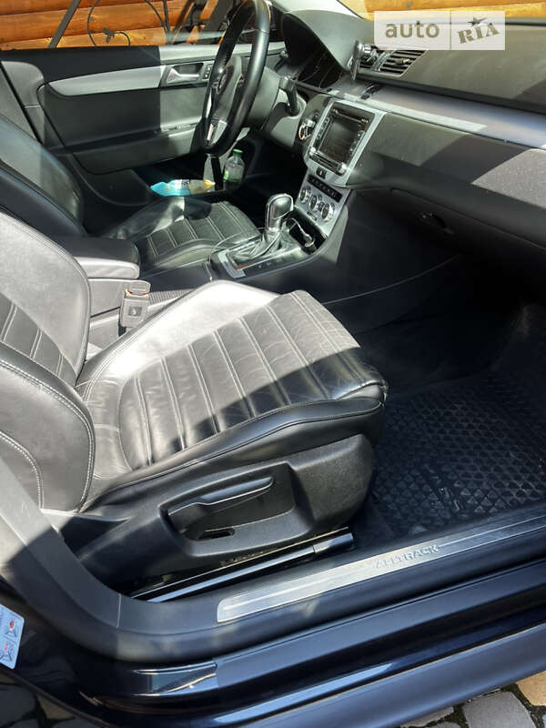 Универсал Volkswagen Passat Alltrack 2012 в Липовце