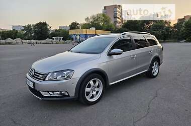 Універсал Volkswagen Passat Alltrack 2012 в Харкові