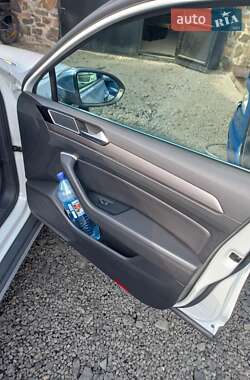 Универсал Volkswagen Passat Alltrack 2015 в 