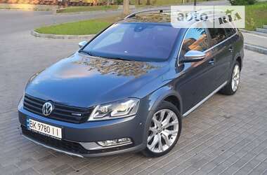 Універсал Volkswagen Passat Alltrack 2013 в Рівному