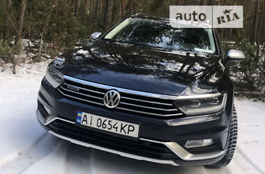 Универсал Volkswagen Passat Alltrack 2016 в Киеве