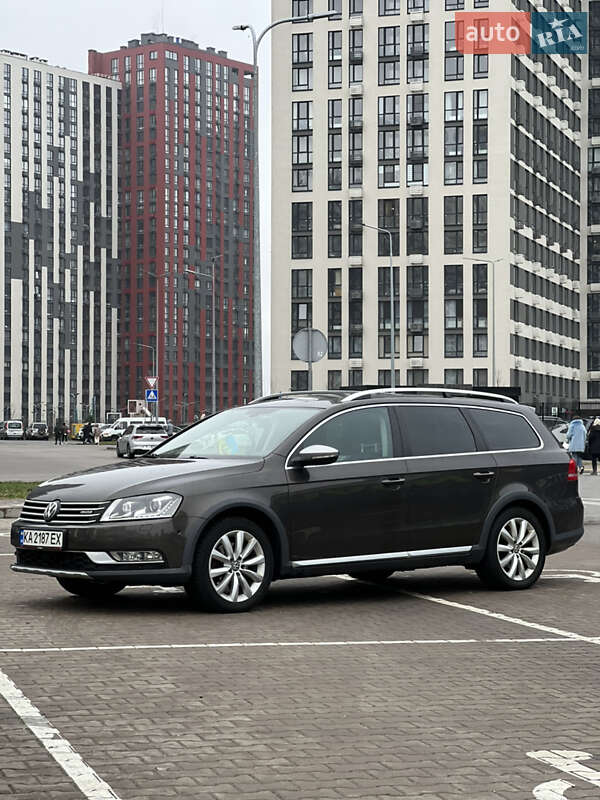 Универсал Volkswagen Passat Alltrack 2014 в Киеве