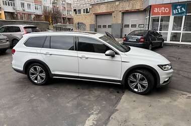 Универсал Volkswagen Passat Alltrack 2018 в Киеве