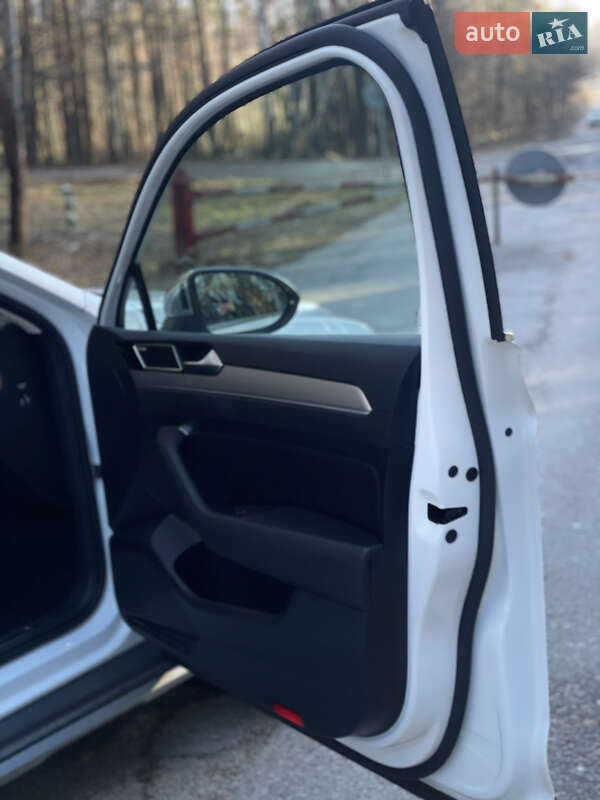 Універсал Volkswagen Passat Alltrack 2019 в Житомирі фото 23 Універсал Volkswagen Passat Alltrack 2019 в Житомирі