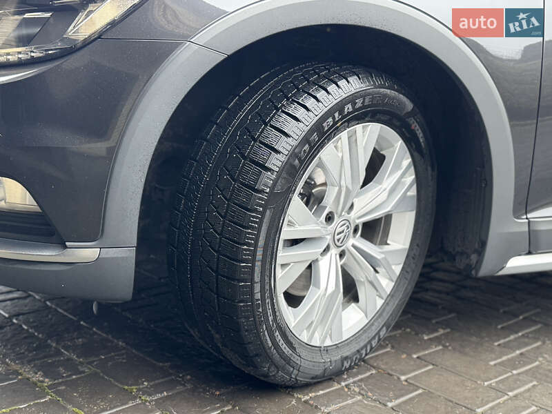 Универсал Volkswagen Passat Alltrack 2019 в Киеве