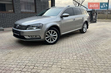 Універсал Volkswagen Passat Alltrack 2013 в Коломиї