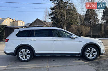 Универсал Volkswagen Passat Alltrack 2015 в Киеве