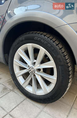 Универсал Volkswagen Passat Alltrack 2012 в 