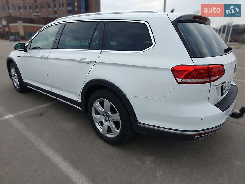 Универсал Volkswagen Passat Alltrack 2016 в Киеве