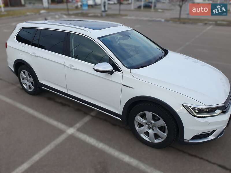 Универсал Volkswagen Passat Alltrack 2016 в Киеве