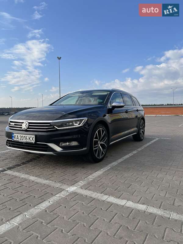 Універсал Volkswagen Passat Alltrack 2016 в Києві