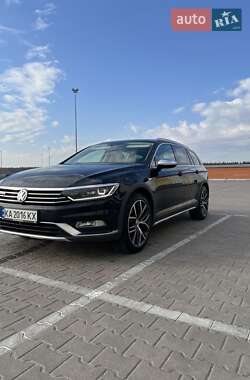 Універсал Volkswagen Passat Alltrack 2016 в Києві