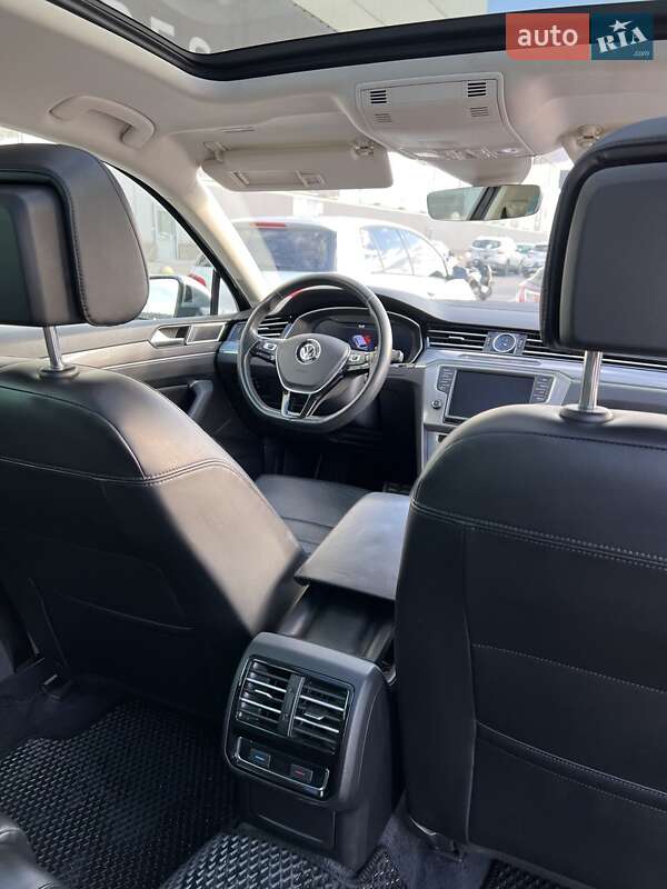 Універсал Volkswagen Passat Alltrack 2016 в Києві