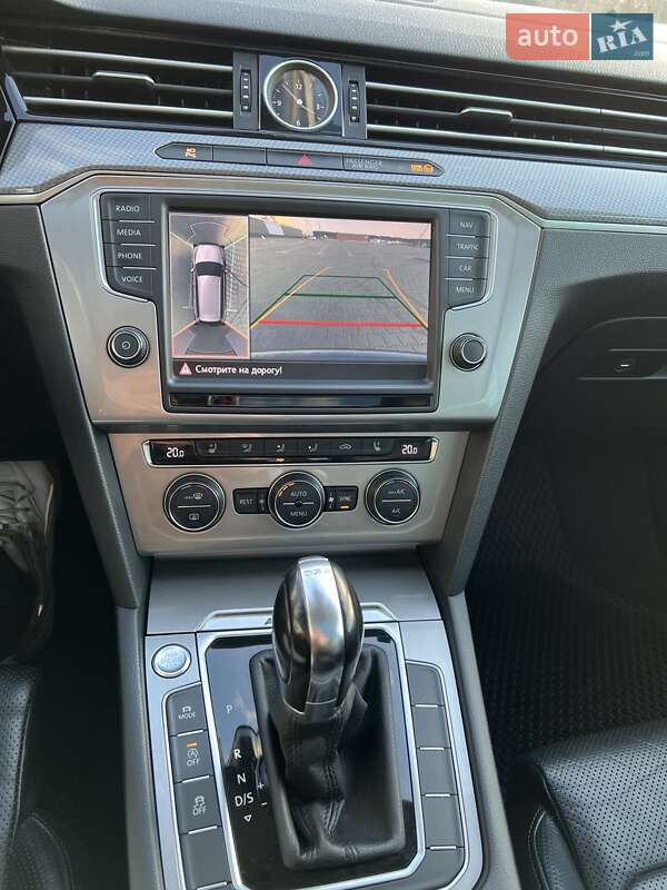 Універсал Volkswagen Passat Alltrack 2016 в Києві