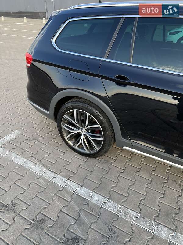 Універсал Volkswagen Passat Alltrack 2016 в Києві