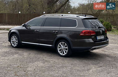Універсал Volkswagen Passat Alltrack 2012 в 
