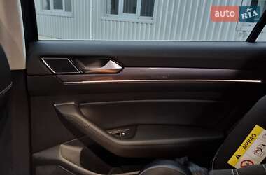 Универсал Volkswagen Passat Alltrack 2018 в 