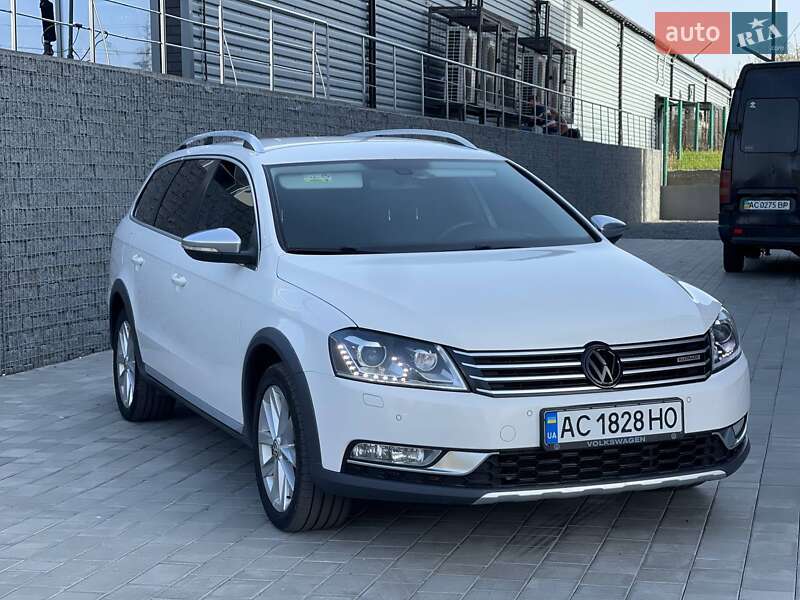 Універсал Volkswagen Passat Alltrack 2014 в 