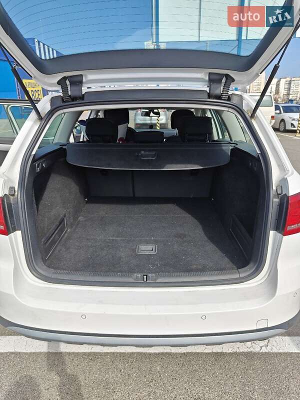 Универсал Volkswagen Passat Alltrack 2013 в Киеве