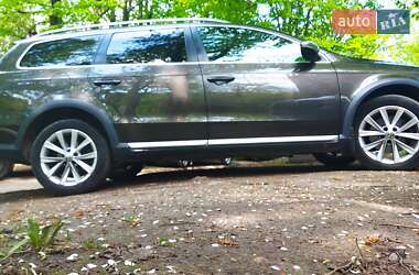 Универсал Volkswagen Passat Alltrack 2012 в 