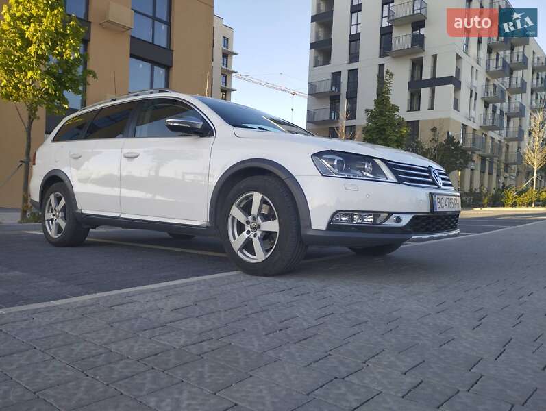 Универсал Volkswagen Passat Alltrack 2014 в Пустомытах