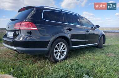 Універсал Volkswagen Passat Alltrack 2012 в 