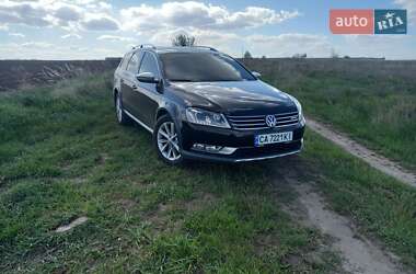 Універсал Volkswagen Passat Alltrack 2012 в 
