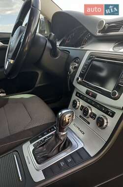 Універсал Volkswagen Passat Alltrack 2012 в 