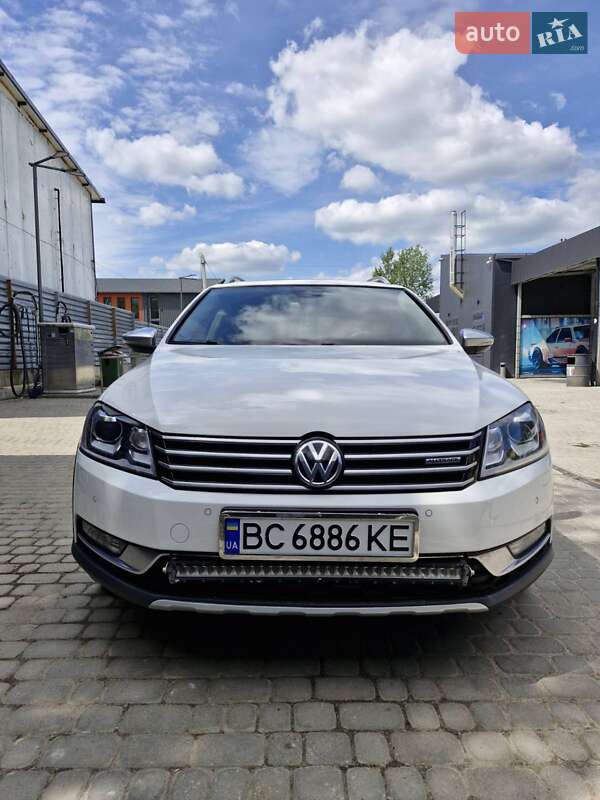 Універсал Volkswagen Passat Alltrack 2014 в 