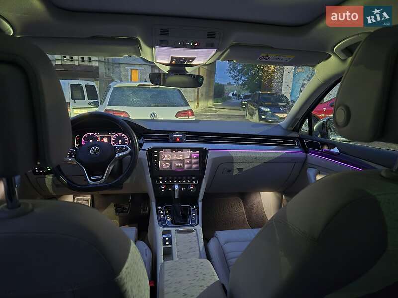 Универсал Volkswagen Passat Alltrack 2019 в Нововолынске