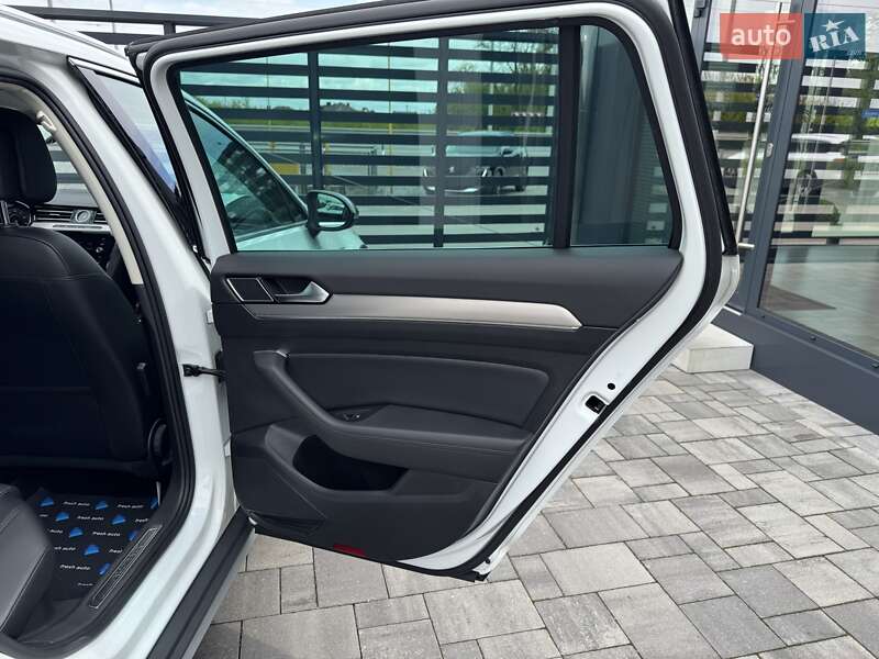 Універсал Volkswagen Passat Alltrack 2019 в Рівному