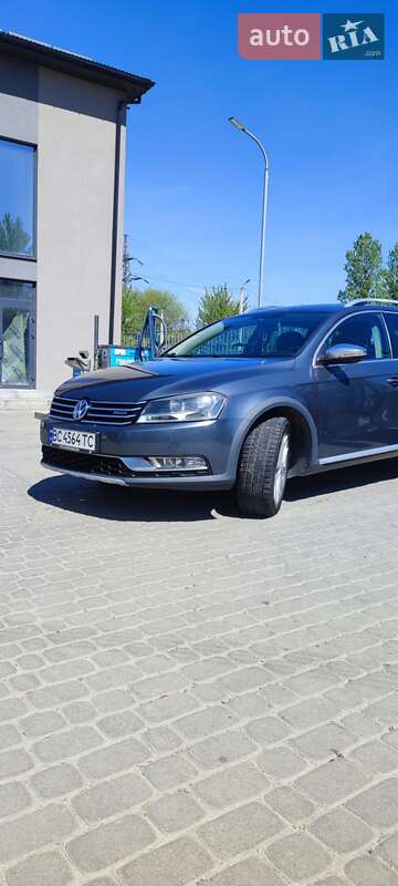 Универсал Volkswagen Passat Alltrack 2013 в Львове