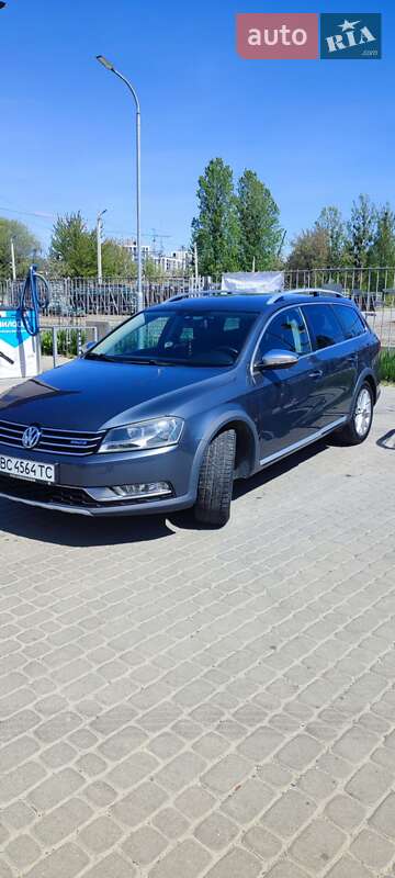 Универсал Volkswagen Passat Alltrack 2013 в Львове