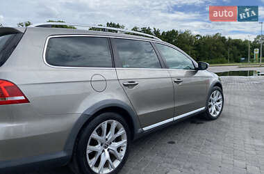 Універсал Volkswagen Passat Alltrack 2012 в 