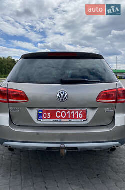 Універсал Volkswagen Passat Alltrack 2012 в 