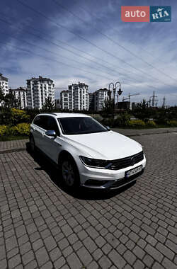 Универсал Volkswagen Passat Alltrack 2017 в 