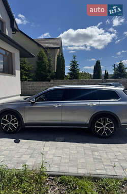 Універсал Volkswagen Passat Alltrack 2018 в 