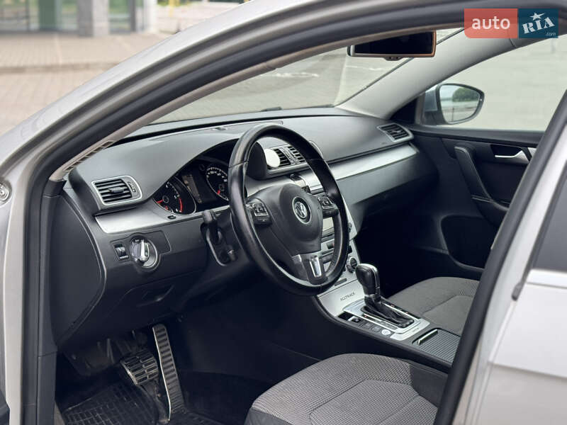 Універсал Volkswagen Passat Alltrack 2013 в Хмельницькому