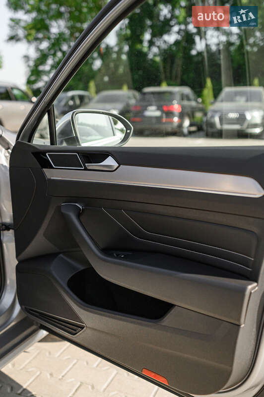 Универсал Volkswagen Passat Alltrack 2020 в Львове