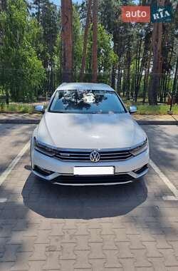 Универсал Volkswagen Passat Alltrack 2017 в 