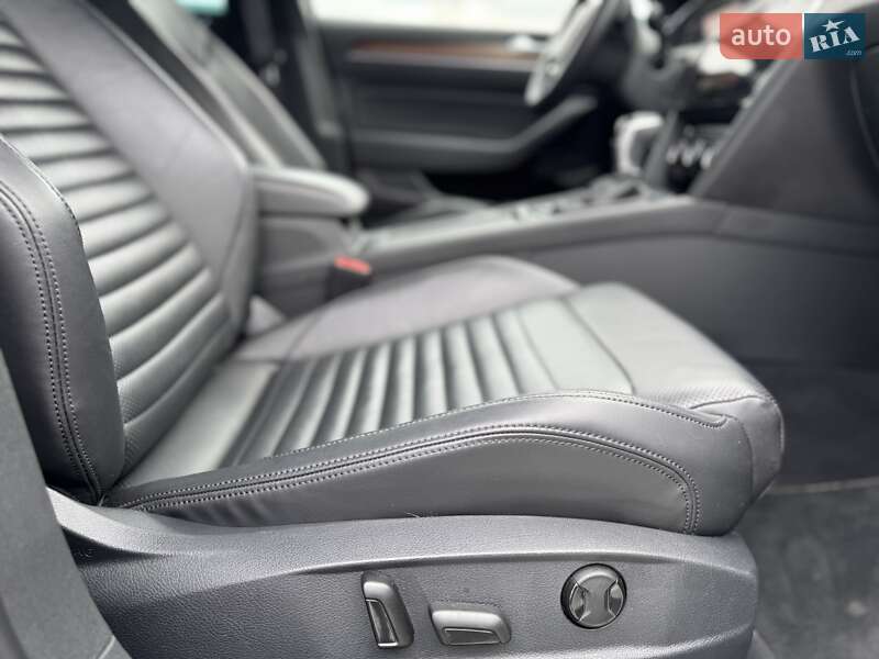 Универсал Volkswagen Passat Alltrack 2019 в Киеве фото 52 Универсал Volkswagen Passat Alltrack 2019 в Киеве