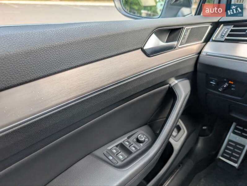Универсал Volkswagen Passat Alltrack 2019 в Одессе