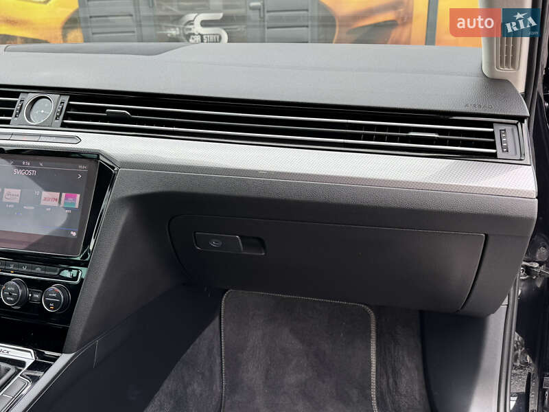 Универсал Volkswagen Passat Alltrack 2018 в Стрые