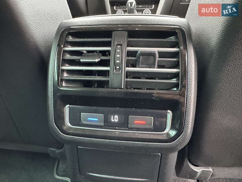 Универсал Volkswagen Passat Alltrack 2018 в Стрые