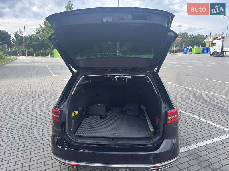 Универсал Volkswagen Passat Alltrack 2019 в Ивано-Франковске