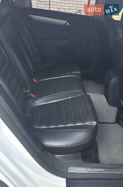 Універсал Volkswagen Passat Alltrack 2014 в  фото 17 Універсал Volkswagen Passat Alltrack 2014 в