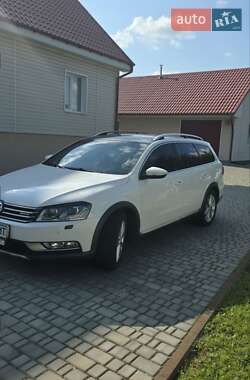 Универсал Volkswagen Passat Alltrack 2014 в Киеве