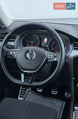 Универсал Volkswagen Passat Alltrack 2017 в 
