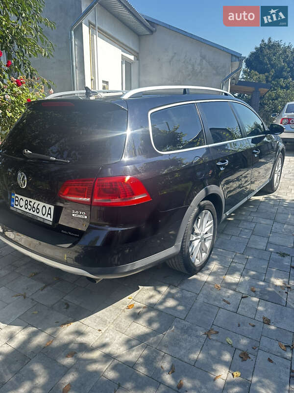 Универсал Volkswagen Passat Alltrack 2012 в Городке